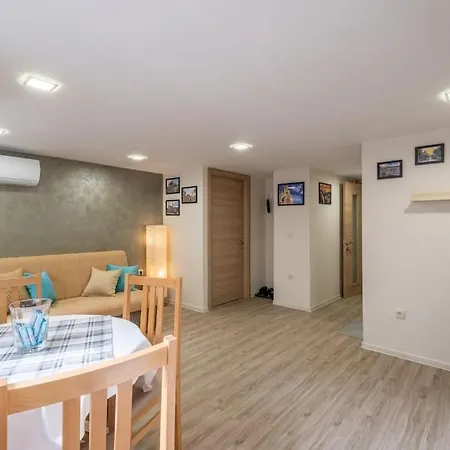 Peaceful 1 Bdrm Apt In The Old Centre Apartament Sofia